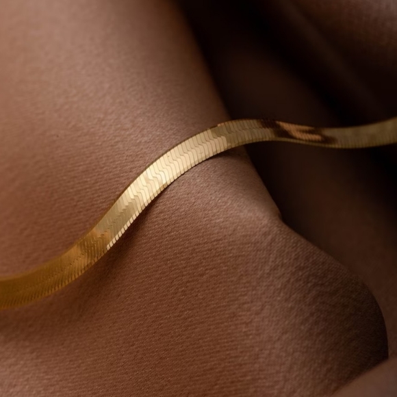 NEW 14K Yellow Gold 925 Sterling Silver Herringbone Chain Necklace - Picture 2 of 8